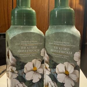 Bath & Body Works Backyard Honeysuckle Handsoap Set of 2 NWT